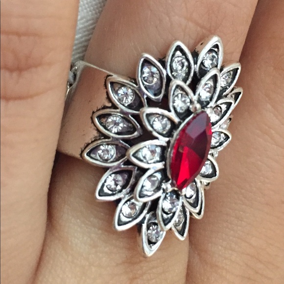 Ring - Picture 3 of 4